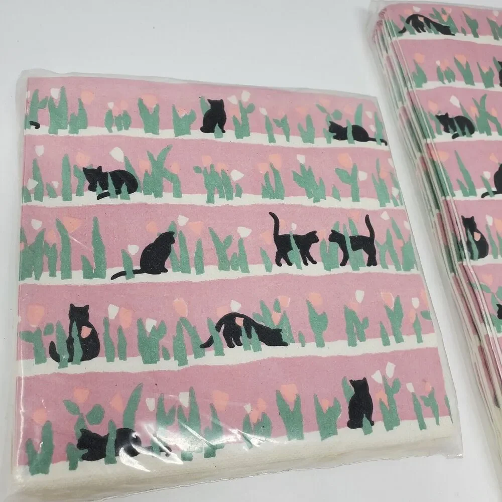 VINTAGE PREMIUM QUALITY SANTA NAPKINS 12 count COST PLUS PARTY GOODS BRAND